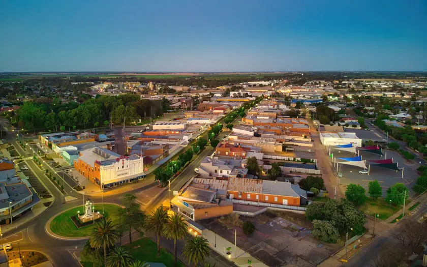 Leeton